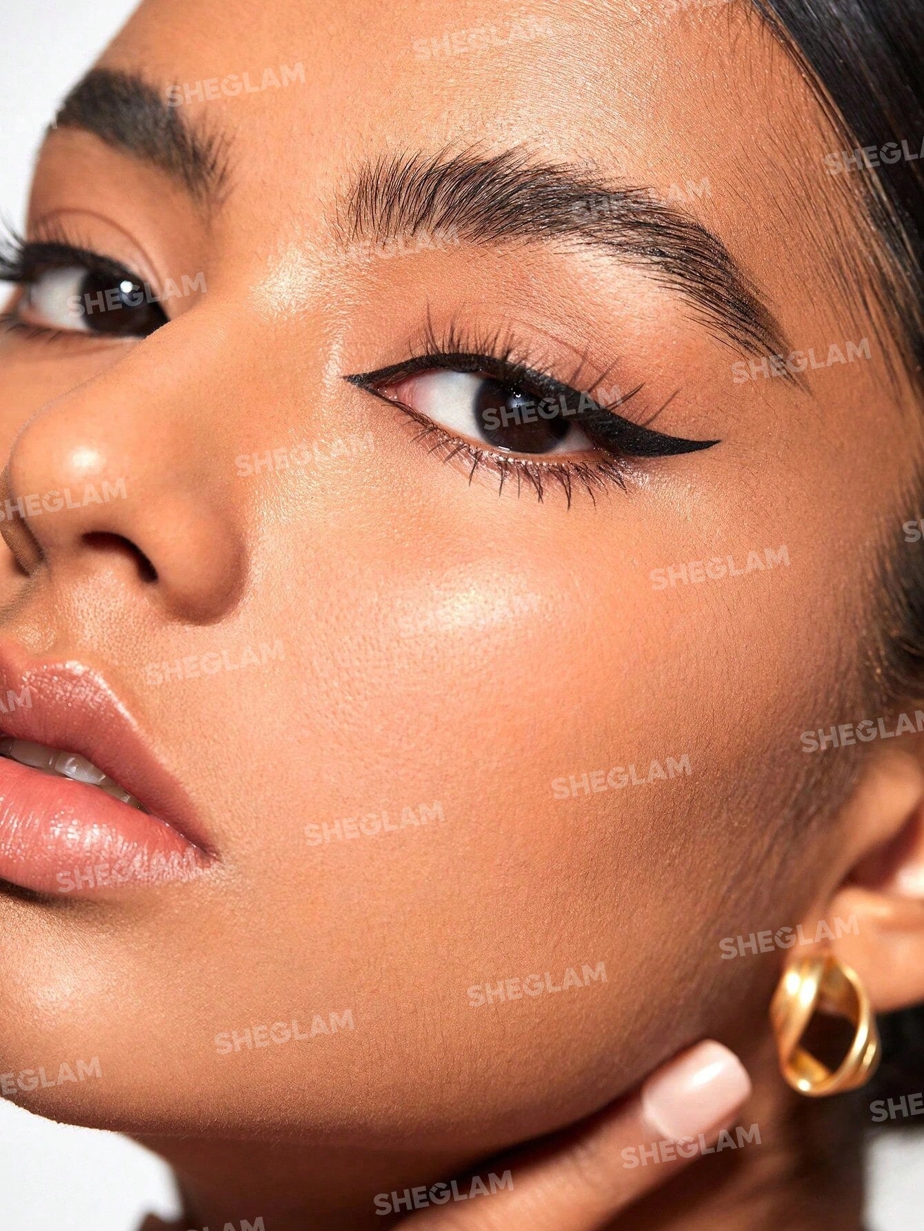 Lápiz delineador de ojos multifunción para líneas y detalles, color negro sheglam