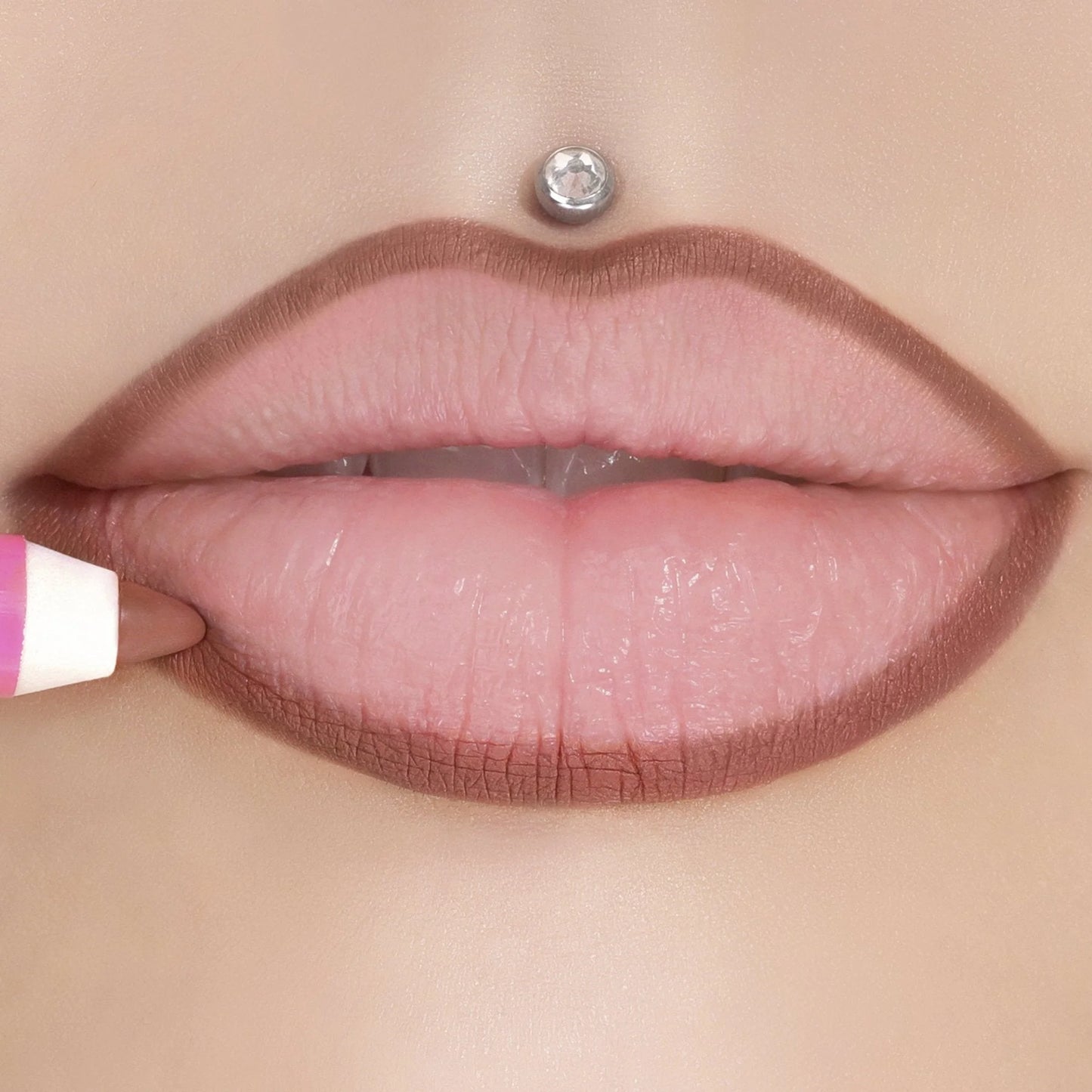Lapiz delineador Jeffree Star  Velour Lip Liner