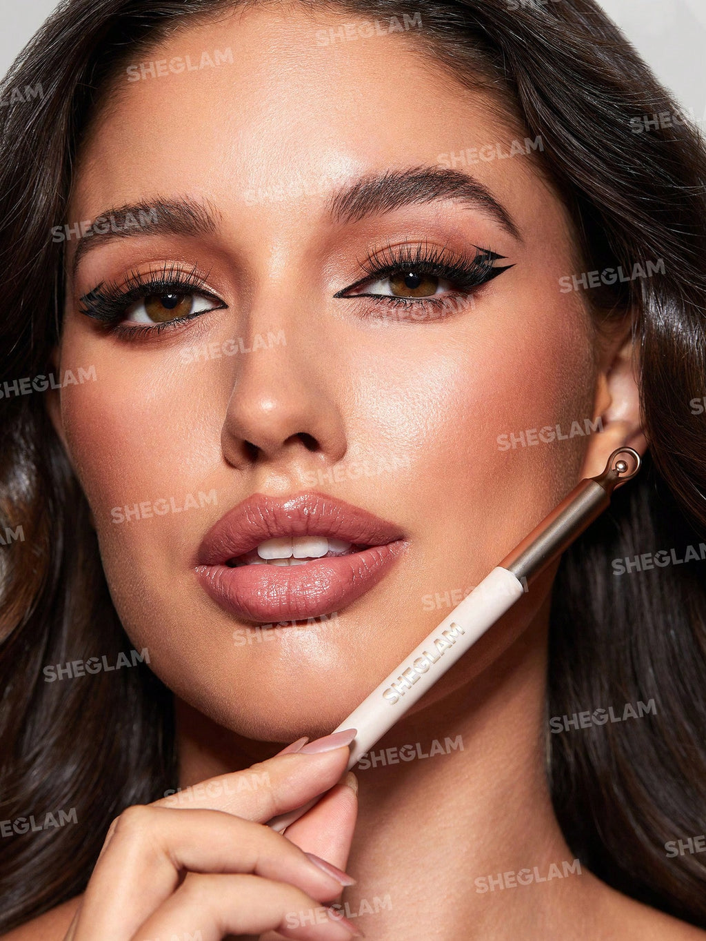 Delineador de ojos líquido resistente al agua So Rich She Glam