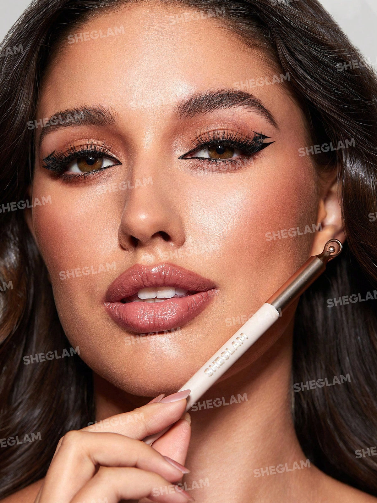Delineador de ojos líquido resistente al agua So Rich She Glam
