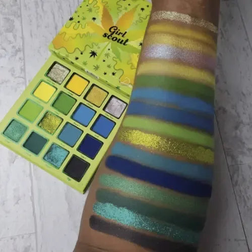 Paleta de sombras Girl Scout Kara Beauty
